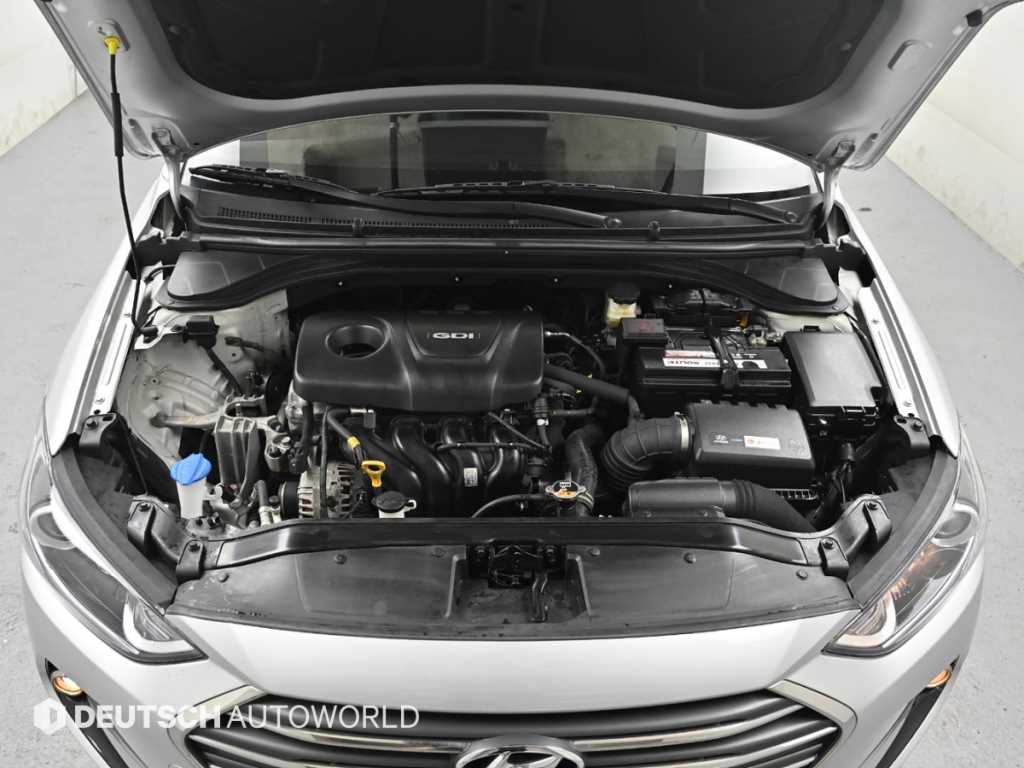 HYUNDAI Avante - Vista 6