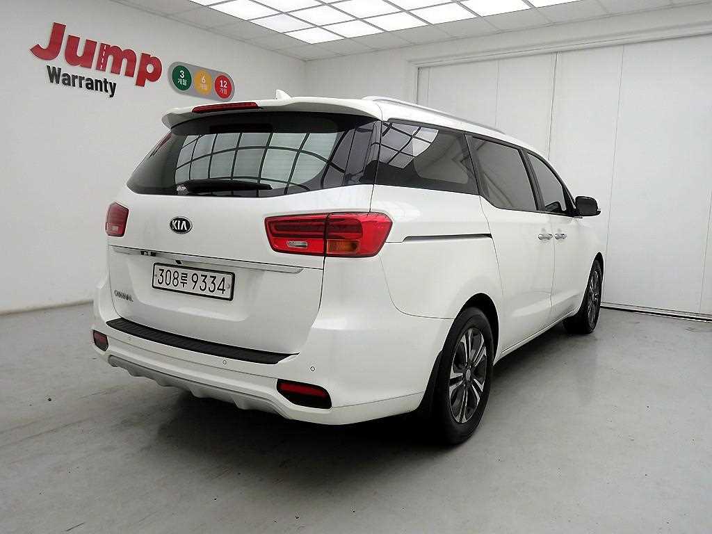 KIA Carnival - Vista 4