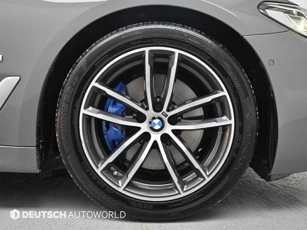 BMW 5 Series - Vista 5