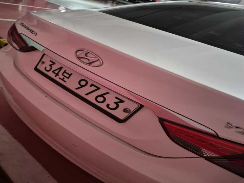 HYUNDAI Sonata - Vista 2