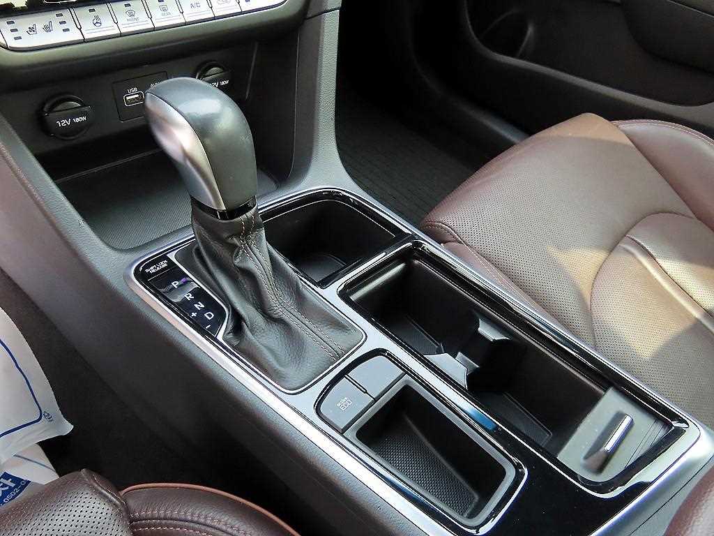 HYUNDAI Sonata - Vista 10