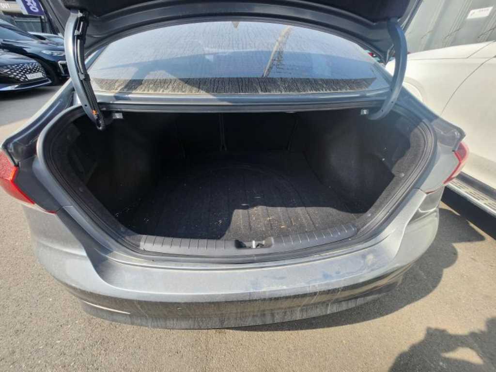 HYUNDAI Avante 2018 Gris - Importación desde Corea - HF Imports Iquique - Foto 13