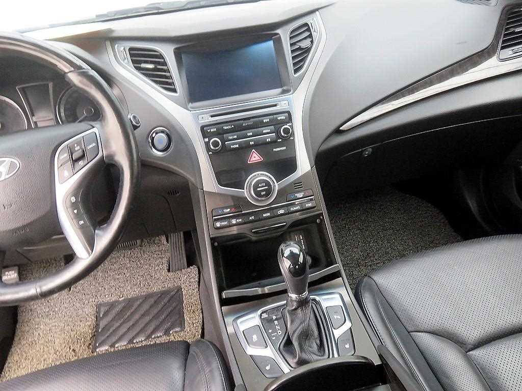 HYUNDAI Grandeur - Vista 11