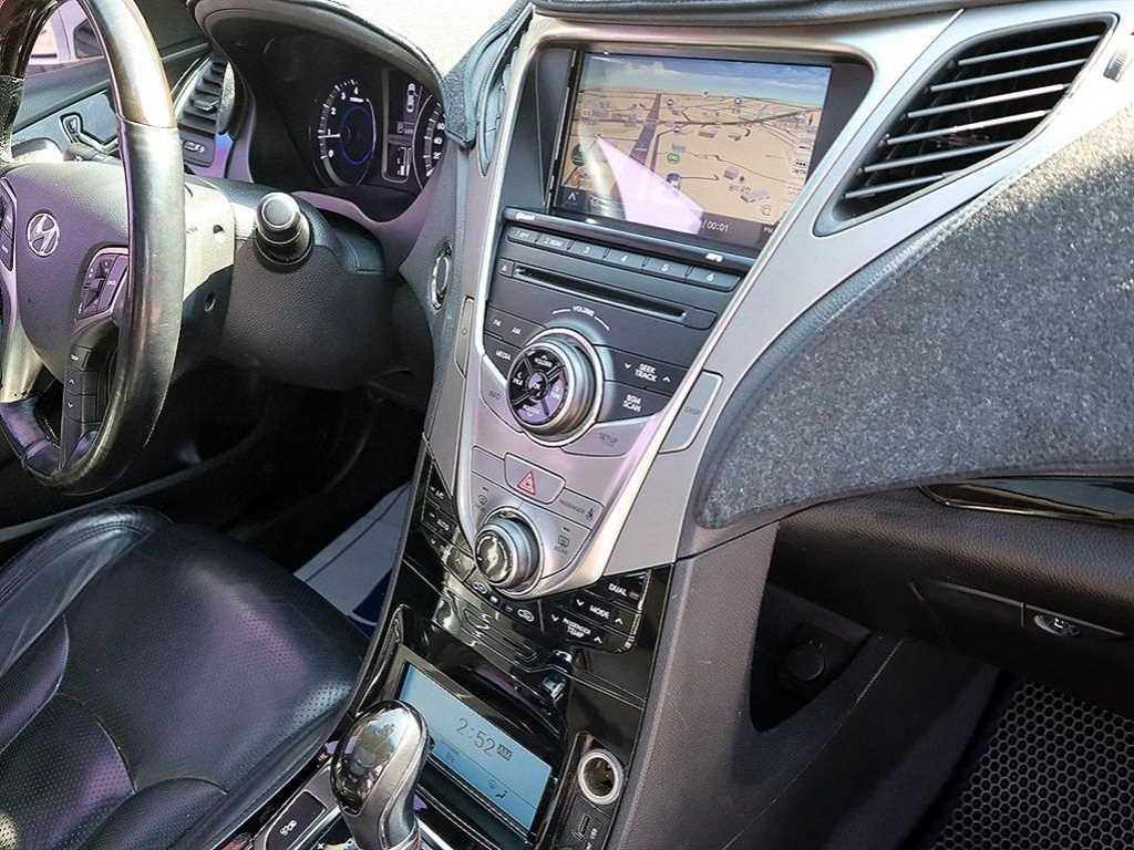 HYUNDAI Grandeur - Vista 11