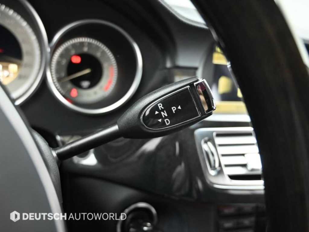 Mercedes Benz CLS Class - Vista 9