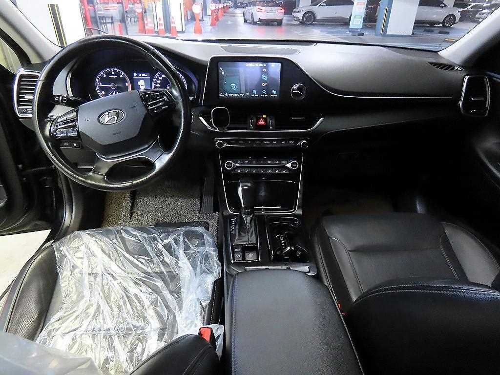 HYUNDAI Grandeur - Vista 10