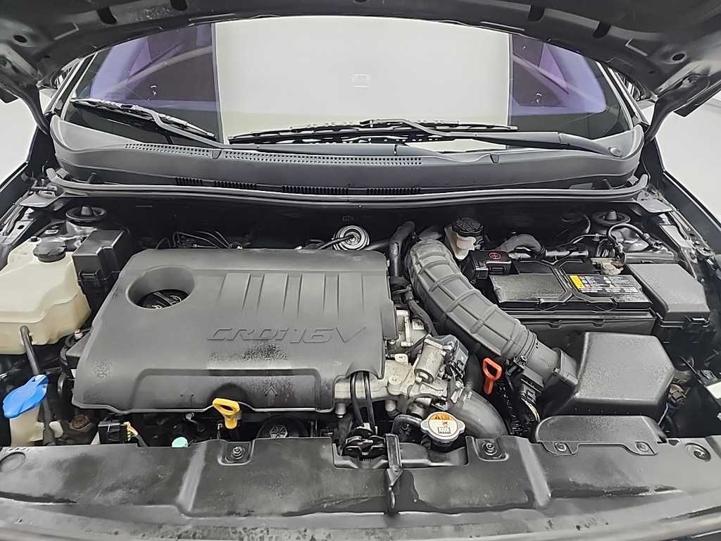 HYUNDAI Accent - Vista 5