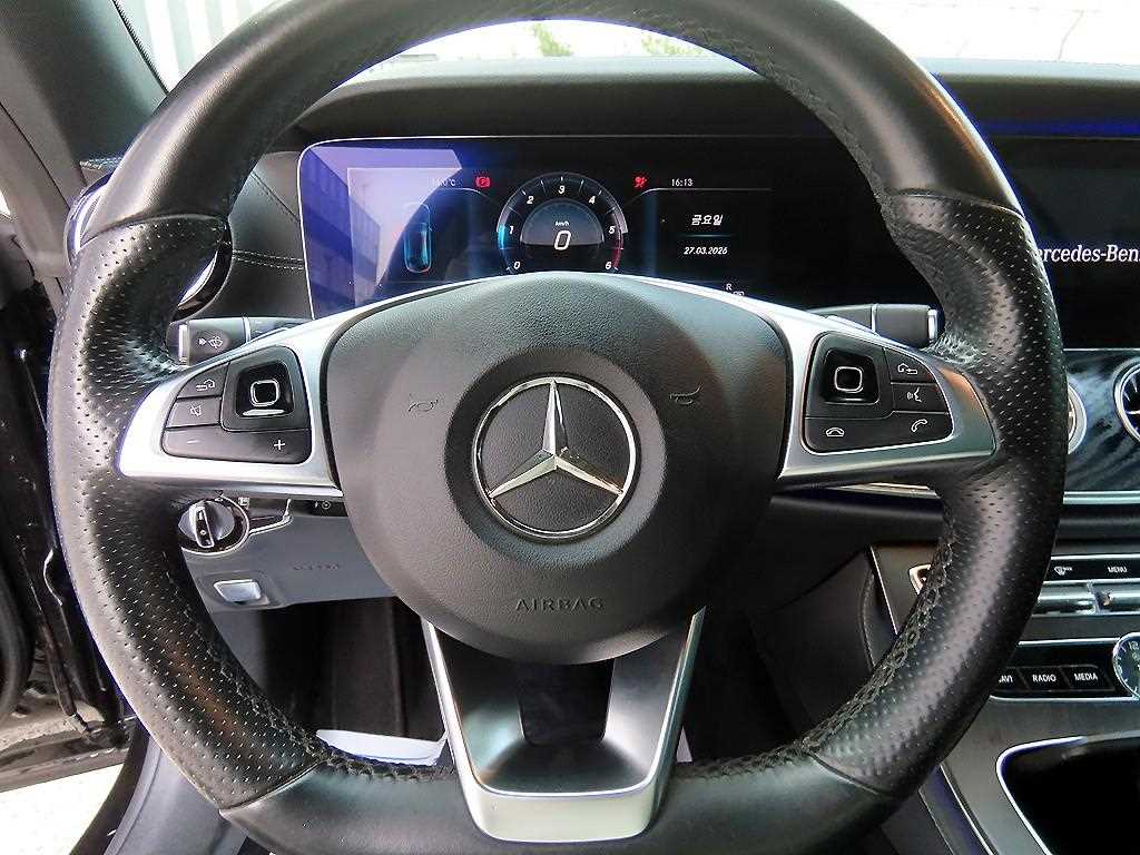 Mercedes Benz E class - Vista 8