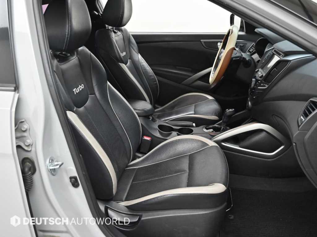 HYUNDAI Veloster - Vista 10