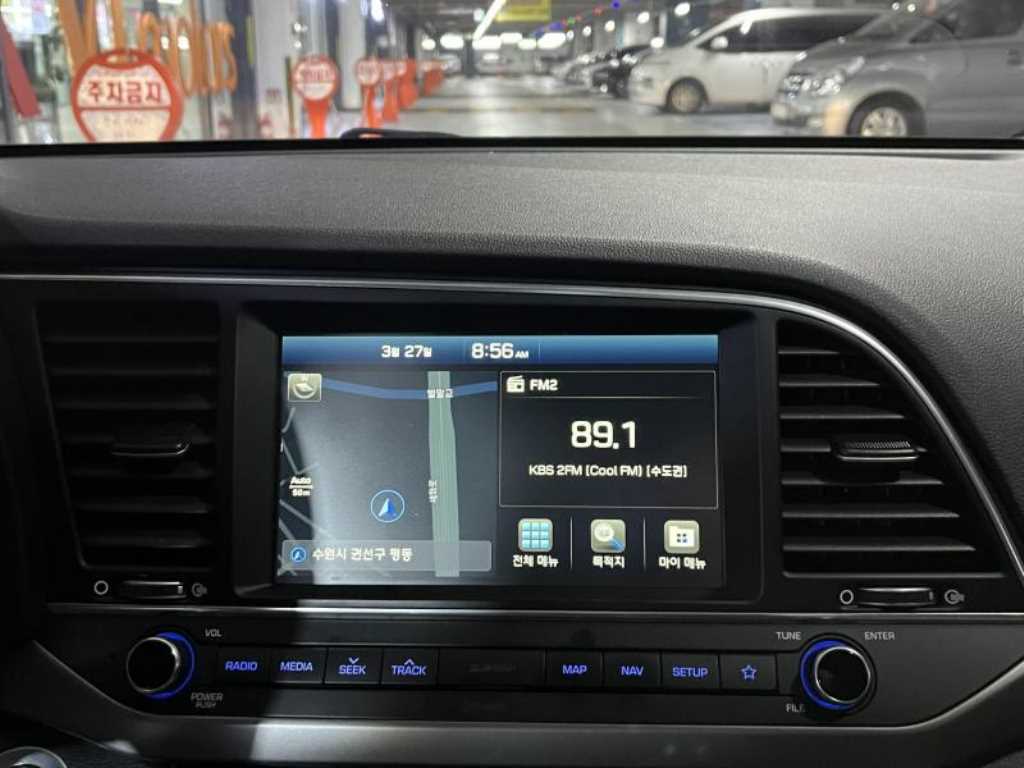 HYUNDAI Avante - Vista 7