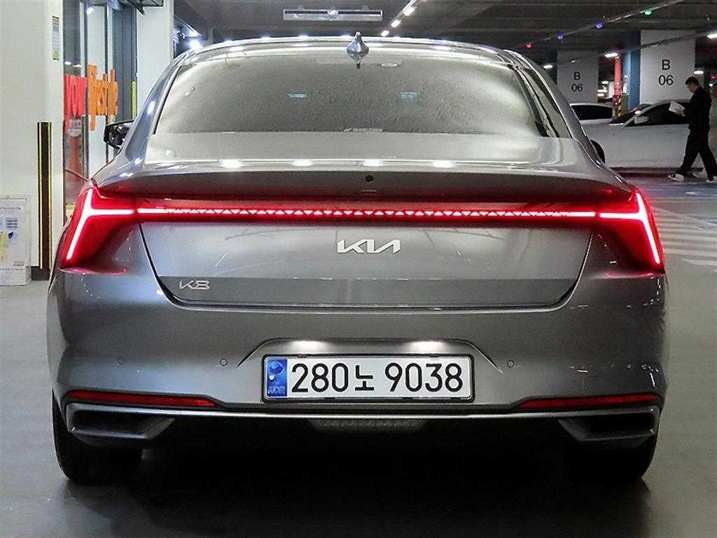 KIA K8 - Vista 5