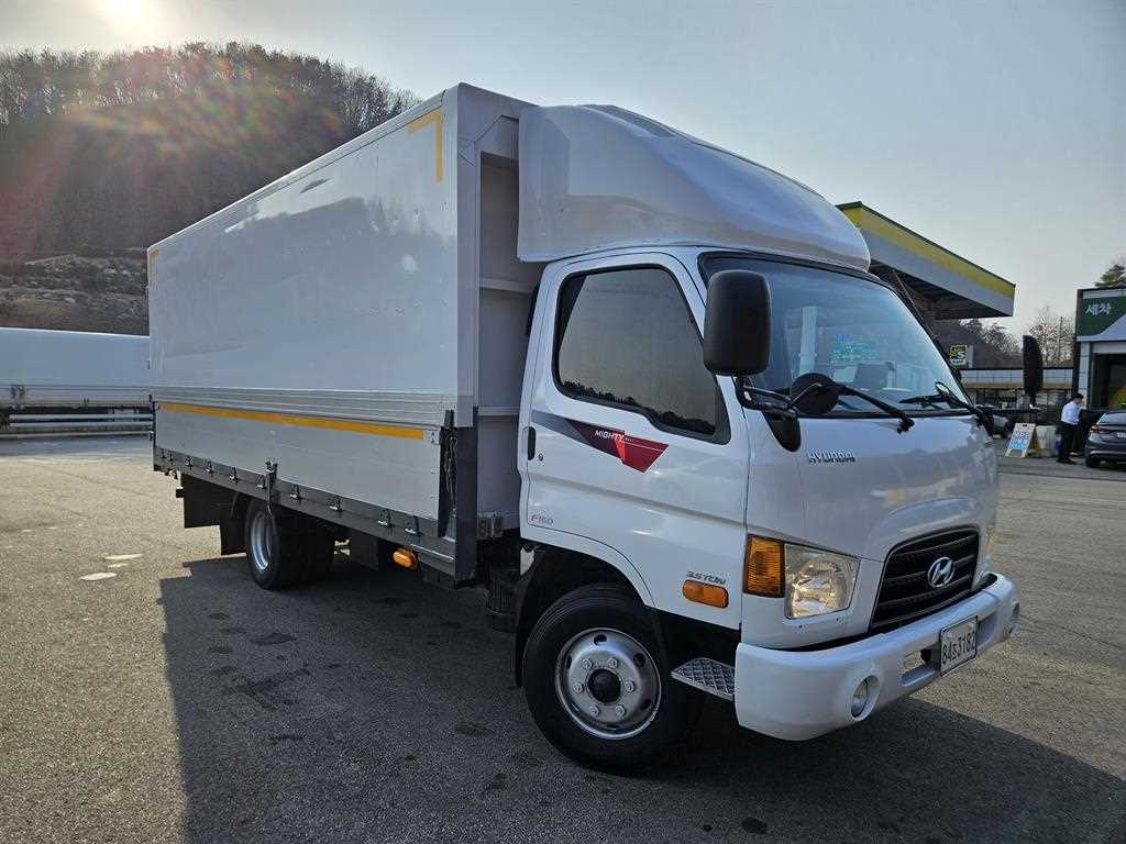 medium and large cargo truck - Vista 4