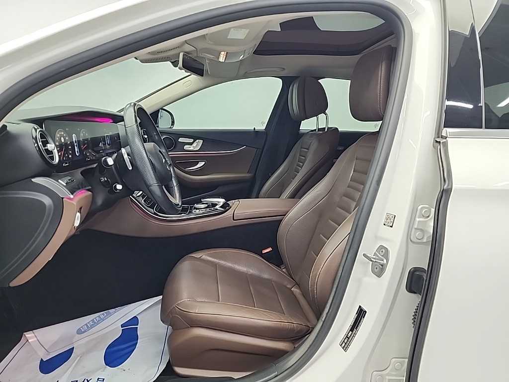 Mercedes Benz E class - Vista 11