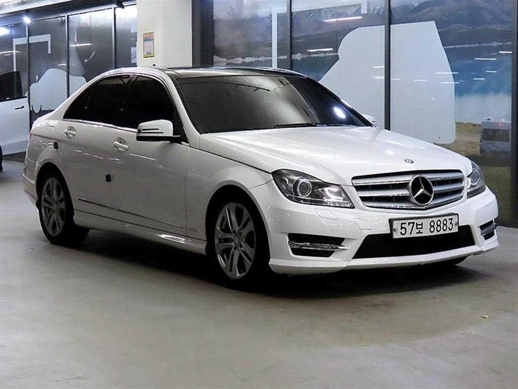Mercedes Benz C Class 2013 Blanco - Importación desde Corea - HF Imports Iquique - Foto 1