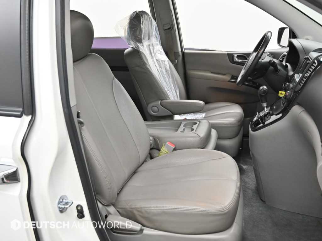 KIA Carnival - Vista 10