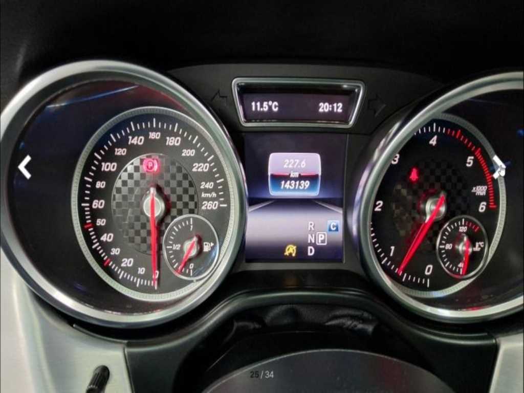 Mercedes Benz GLE Class - Vista 6