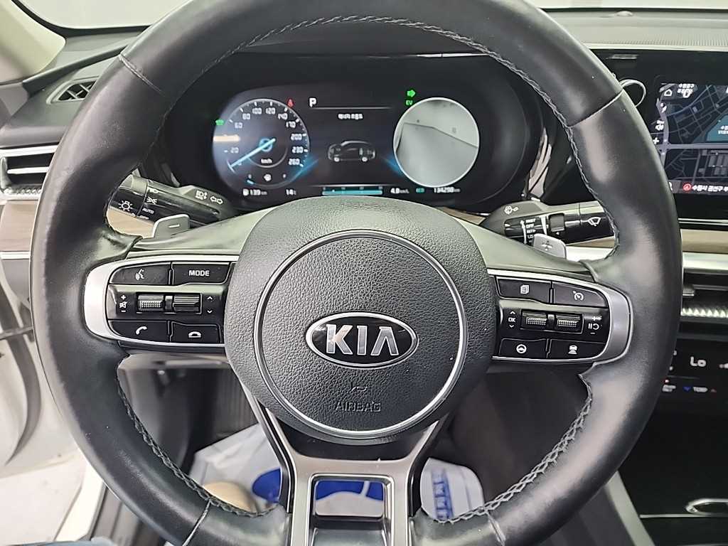 KIA K5 - Vista 9