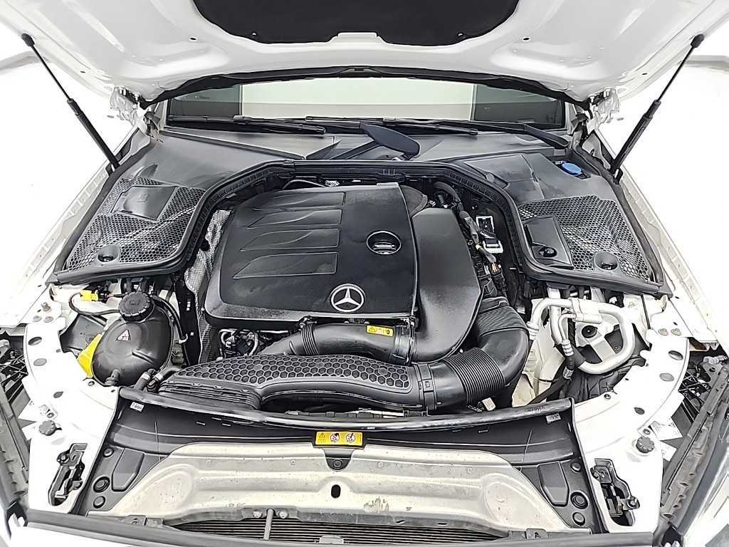 Mercedes Benz C Class - Vista 5