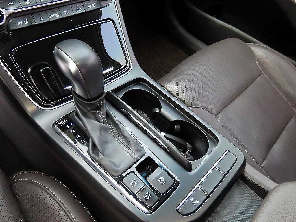 HYUNDAI Grandeur - Vista 10