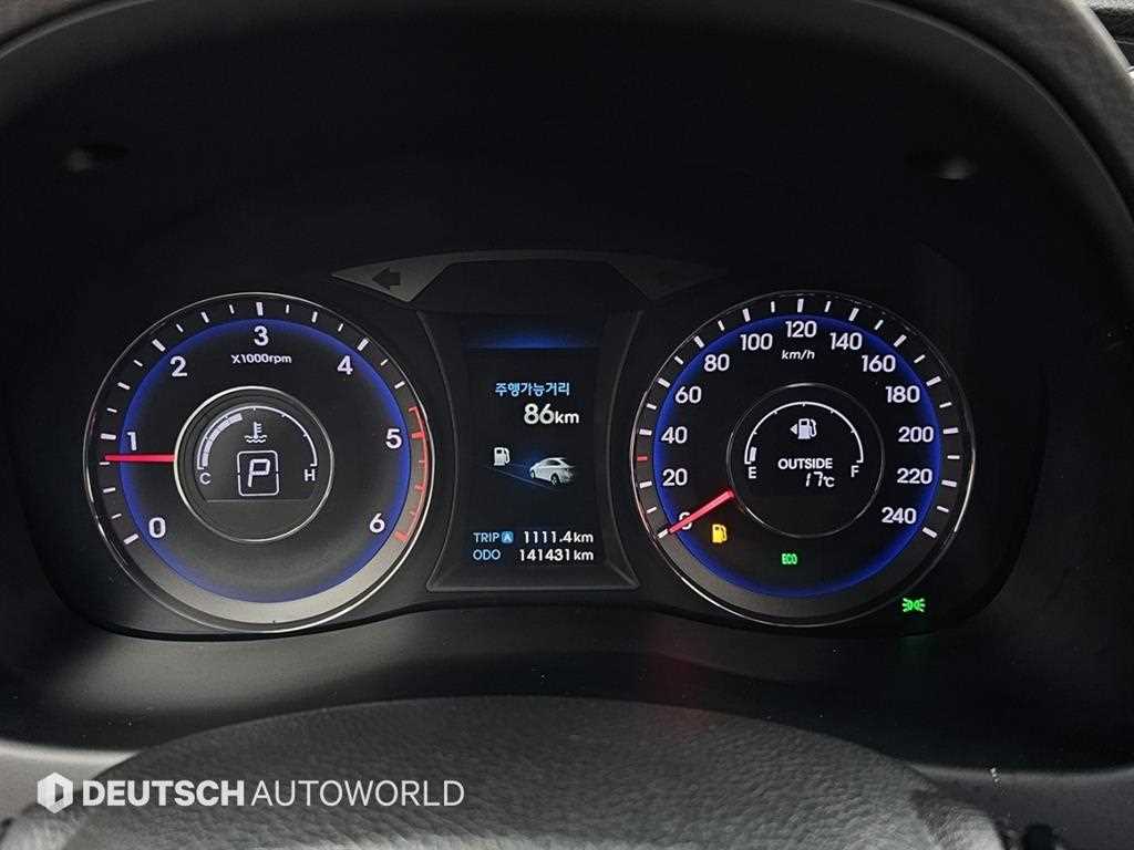 HYUNDAI i40 - Vista 8