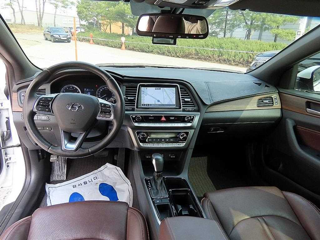 HYUNDAI Sonata - Vista 7