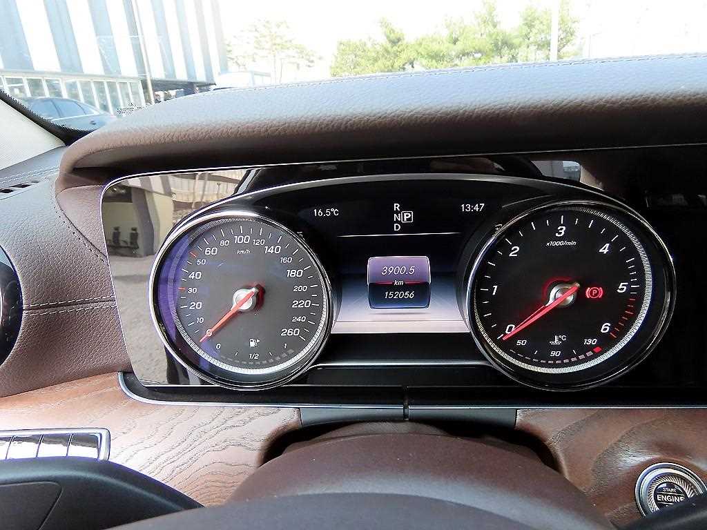 Mercedes Benz E class - Vista 9