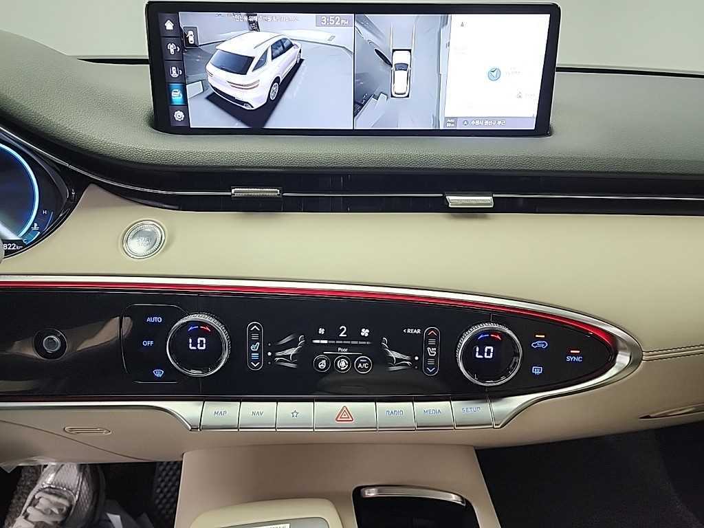 Genesis GV70 - Vista 10