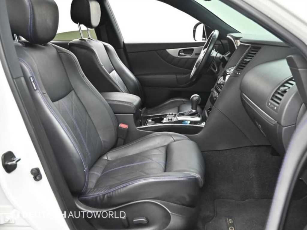 Infiniti QX - Vista 10