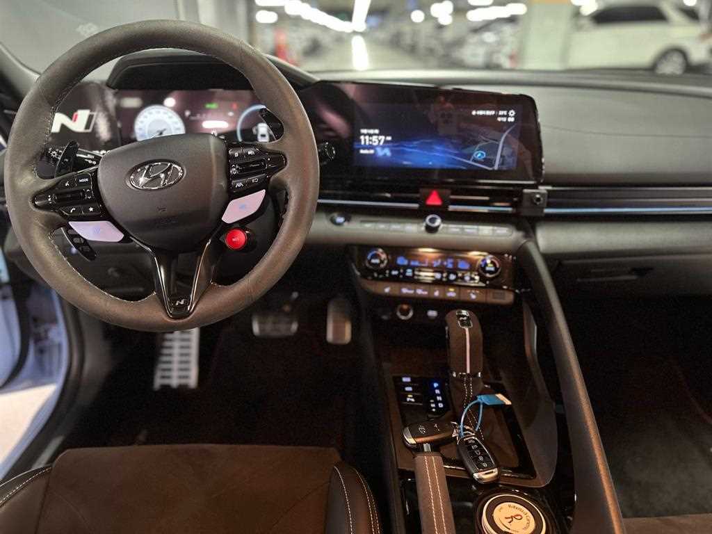 HYUNDAI Avante - Vista 7