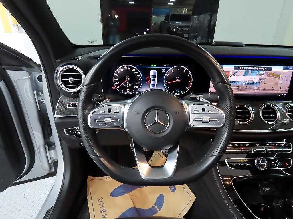 Mercedes Benz E class - Vista 9