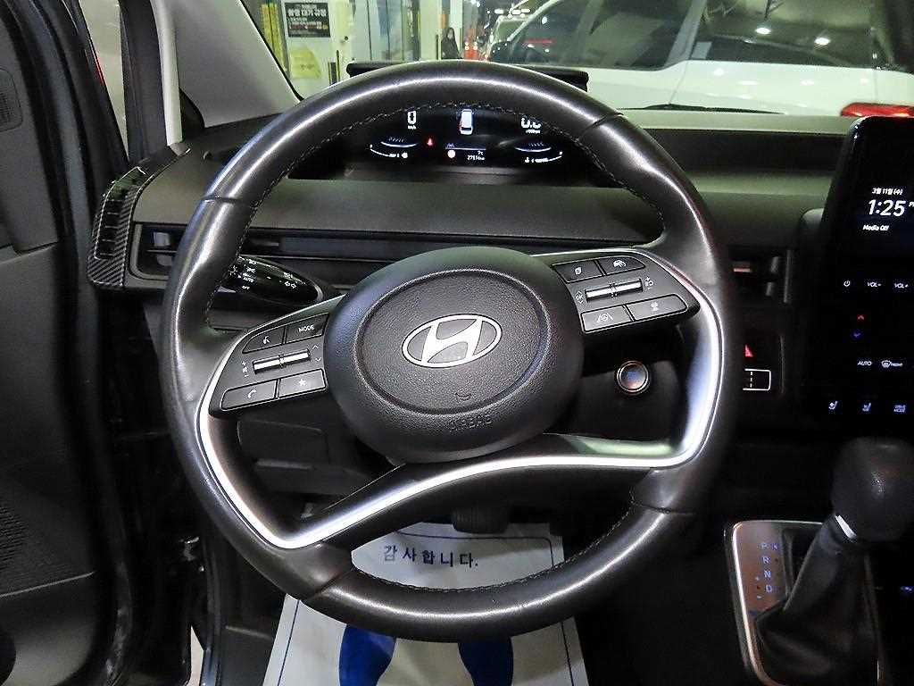 HYUNDAI Staria - Vista 8