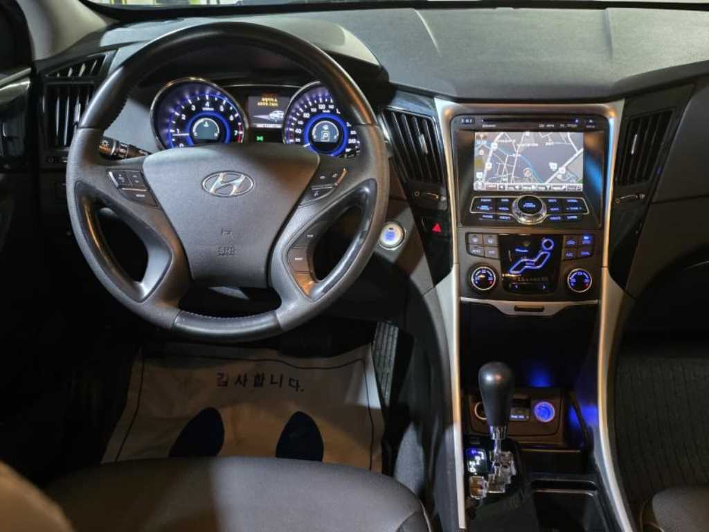 HYUNDAI Sonata - Vista 11
