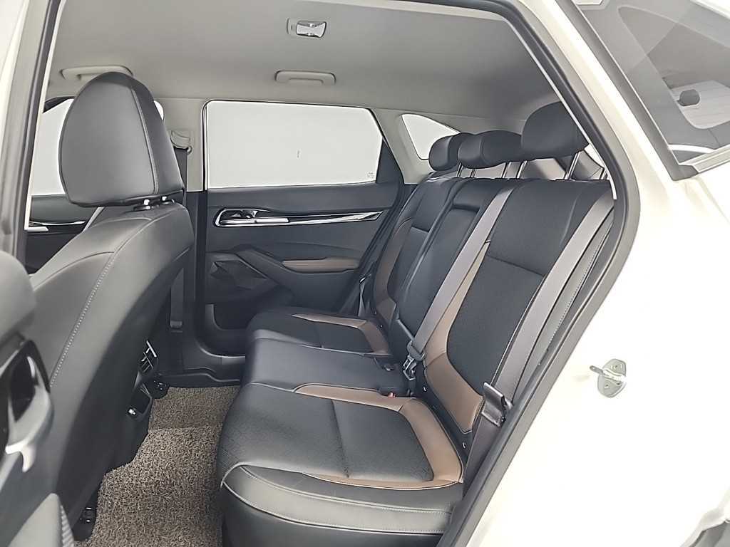 KIA Seltos - Vista 12