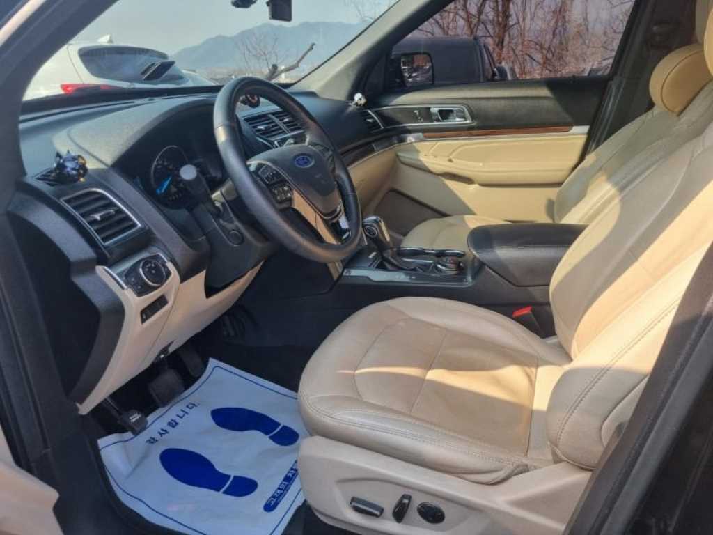 Ford Explorer - Vista 6