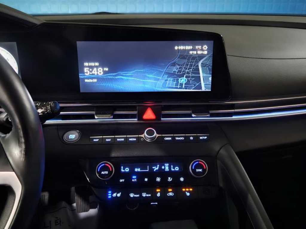 HYUNDAI Avante - Vista 7