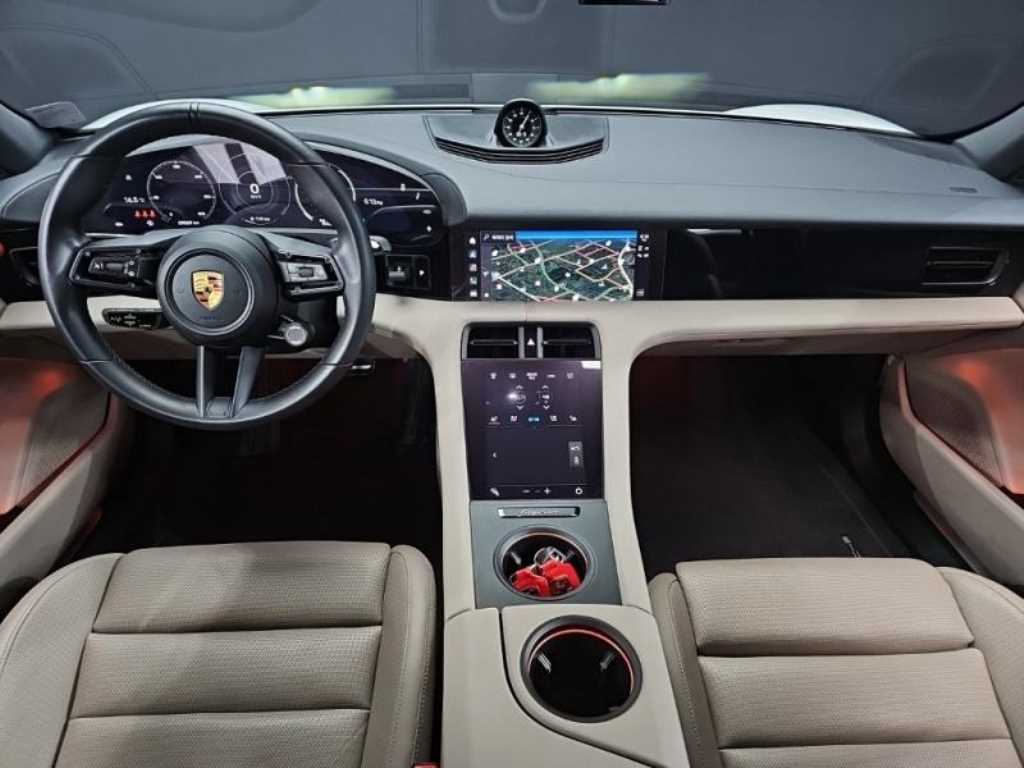 Porsche Taycan - Vista 5