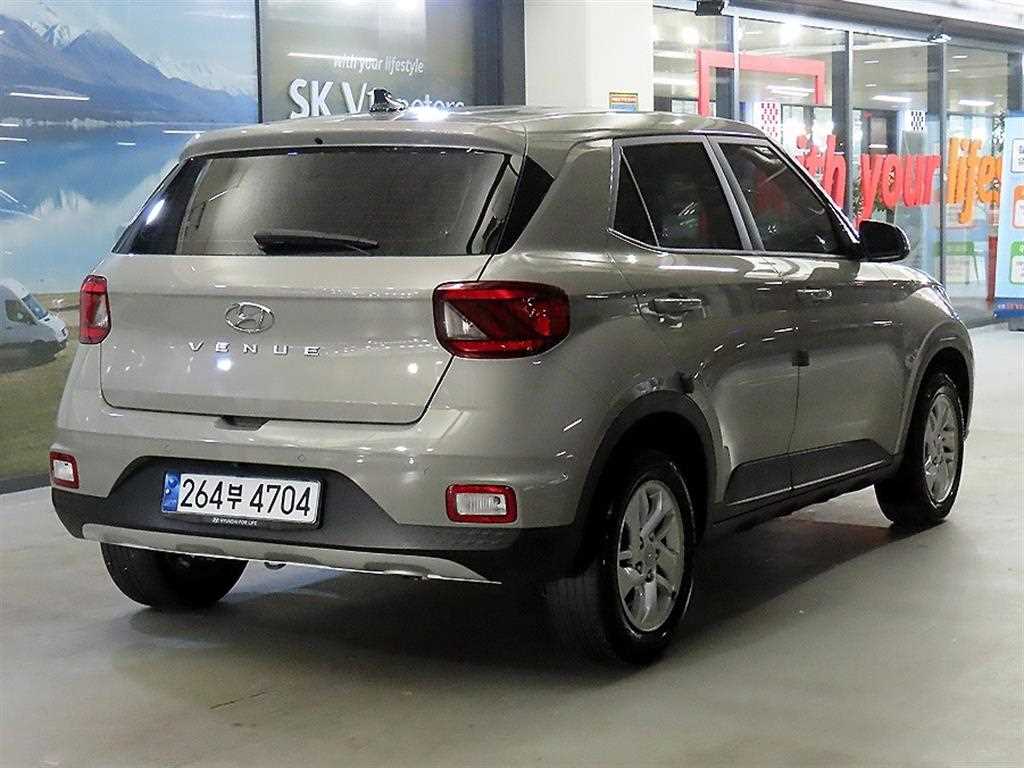HYUNDAI Venue - Vista 4
