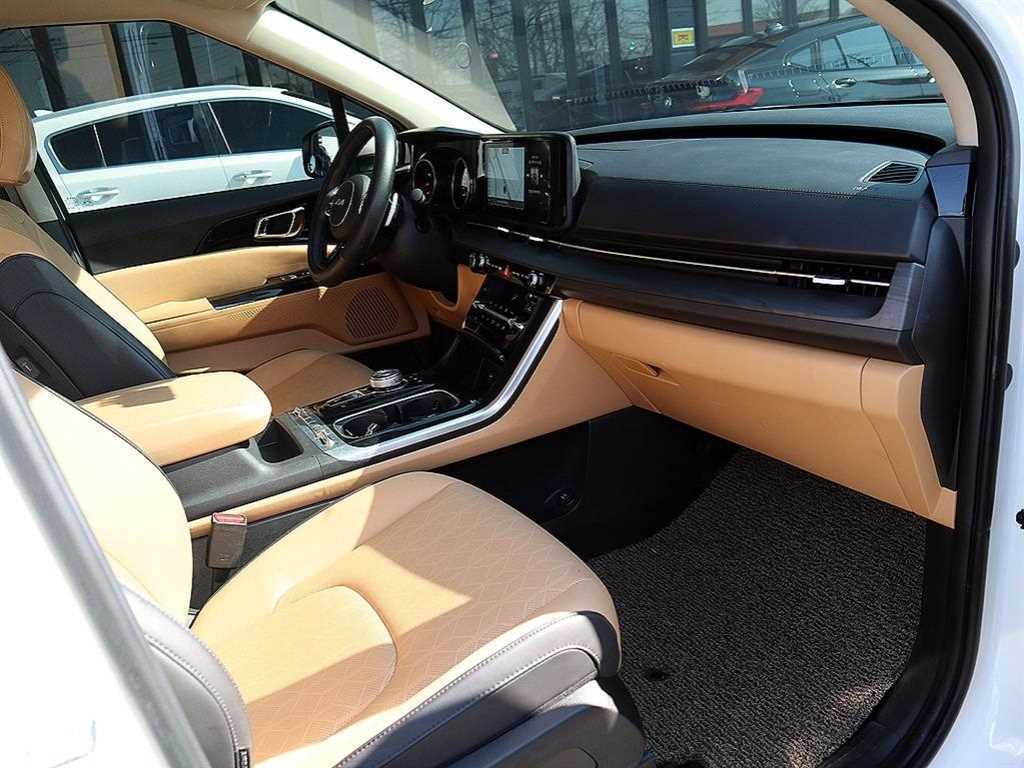 KIA Carnival 2023 the color of pearl - Importación desde Corea - HF Imports Iquique - Foto 13