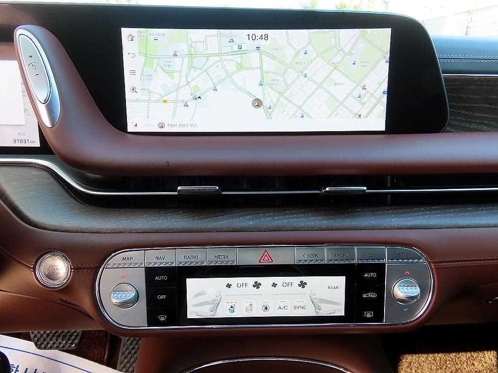 Genesis G90 - Vista 12