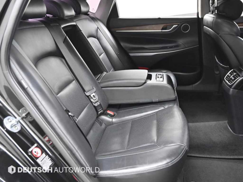 HYUNDAI Grandeur - Vista 12