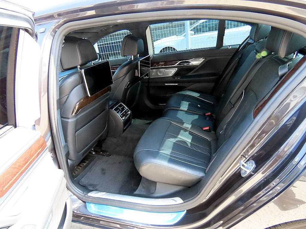 BMW 7 Series - Vista 6