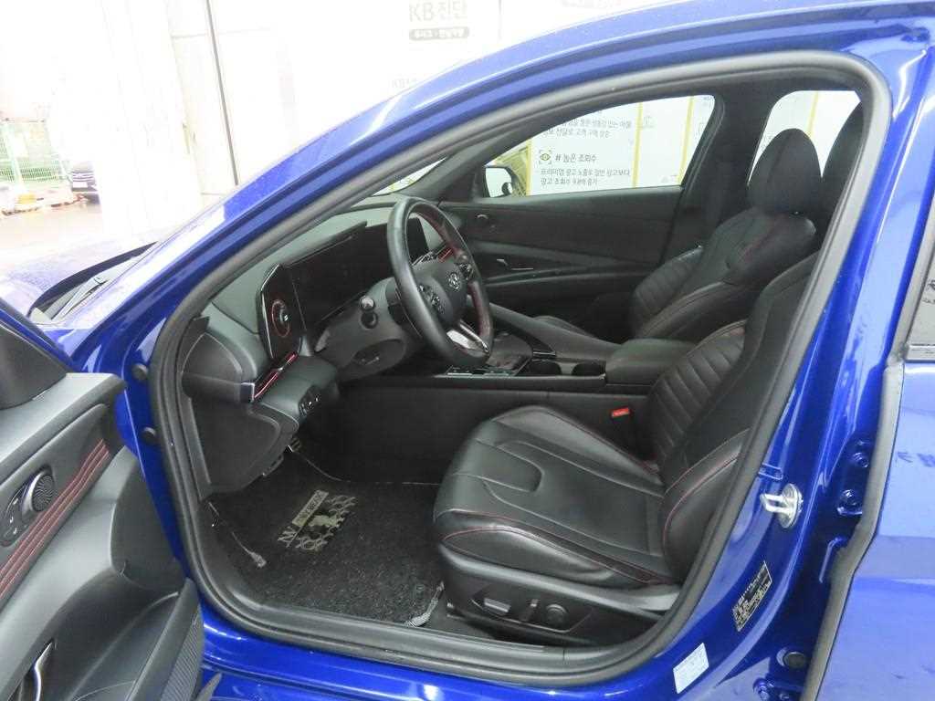 HYUNDAI Avante - Vista 5