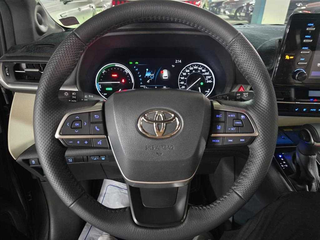 Toyota Siena - Vista 8