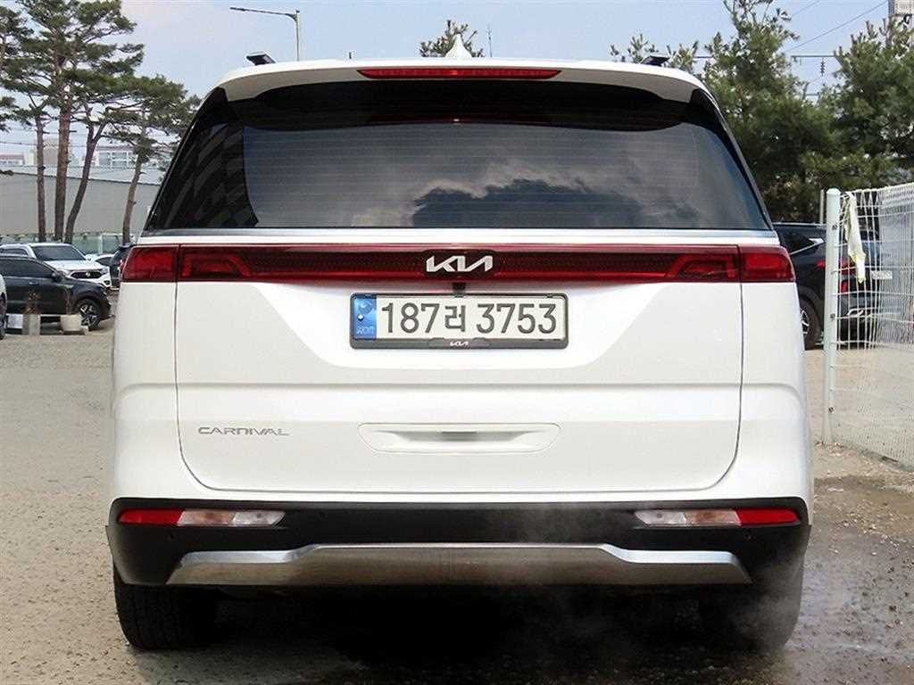 KIA Carnival - Vista 4