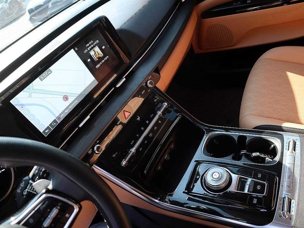 KIA Carnival - Vista 10