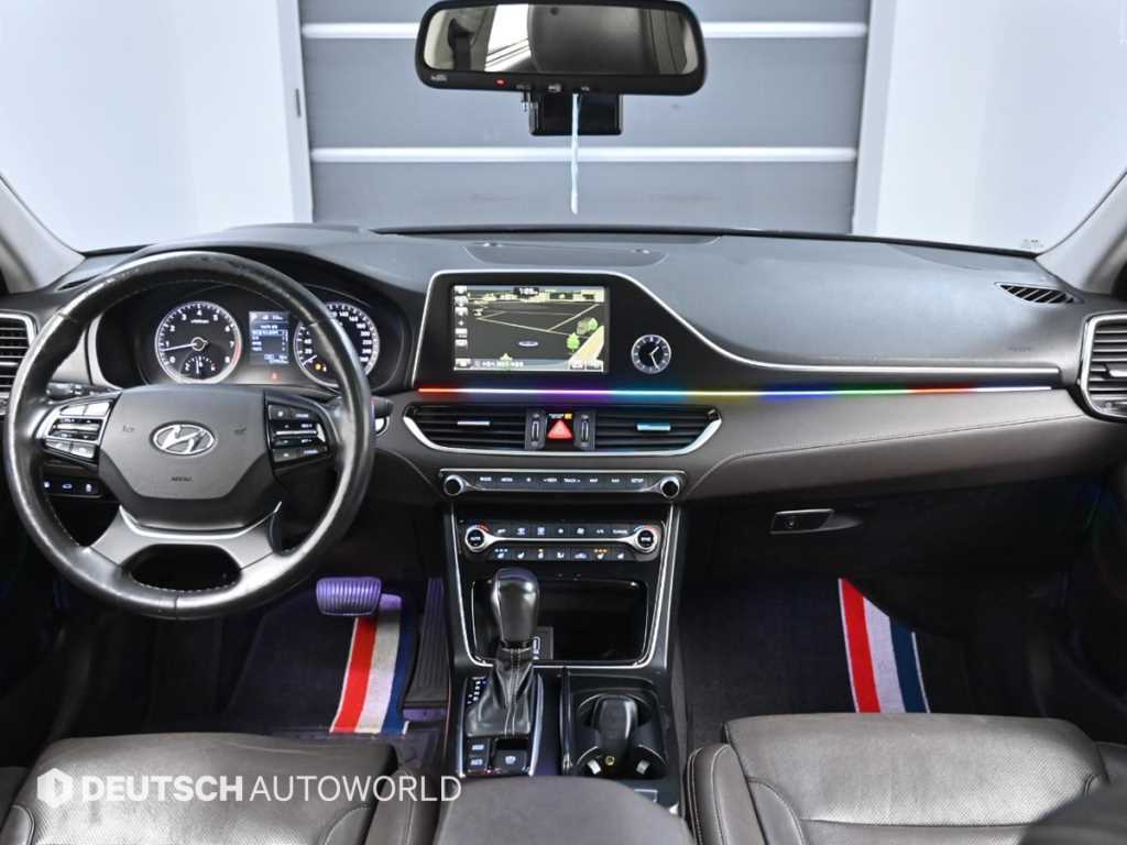 HYUNDAI Grandeur - Vista 7