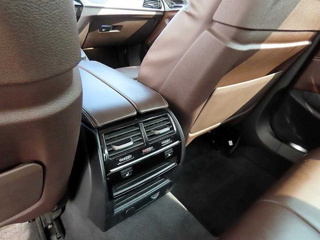 BMW 5 Series 2018 Negro - Importación desde Corea - HF Imports Iquique - Foto 16