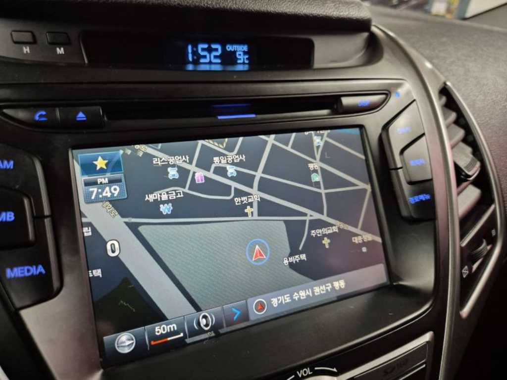 HYUNDAI Avante - Vista 12