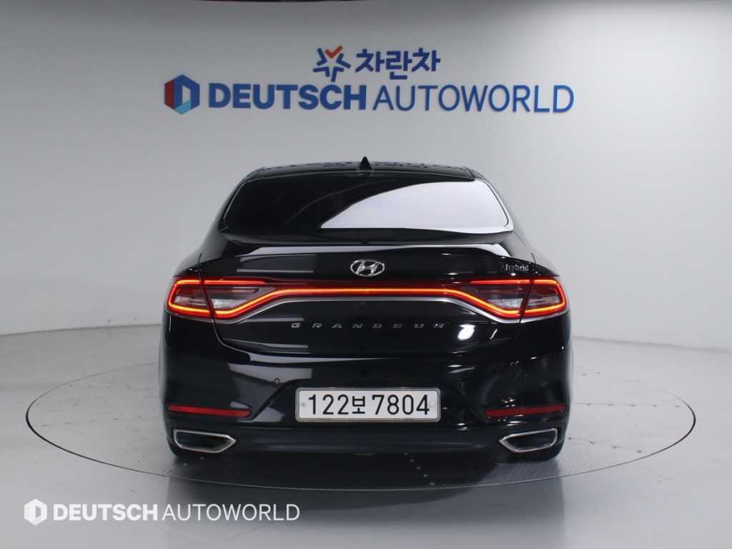 HYUNDAI Grandeur - Vista 4