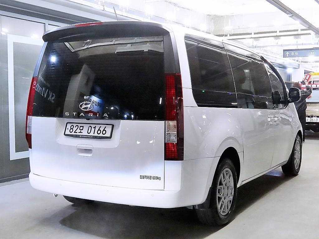 HYUNDAI Staria - Vista 4